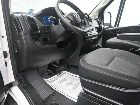 Used 2025 RAM ProMaster 2500 w/ U-Haul Equipment Group FWD image 13