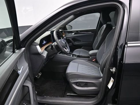 New 2026 Volkswagen Tiguan SEL R-Line AWD/4WD image 9