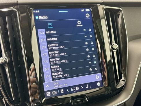 Certified 2025 Volvo XC60 B5 Core image 15