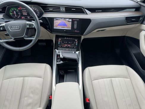 Used 2022 Audi e-tron Premium w/ Interior Protection Package image 28