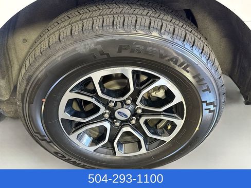 Used 2024 Ford Expedition Max XLT image 32