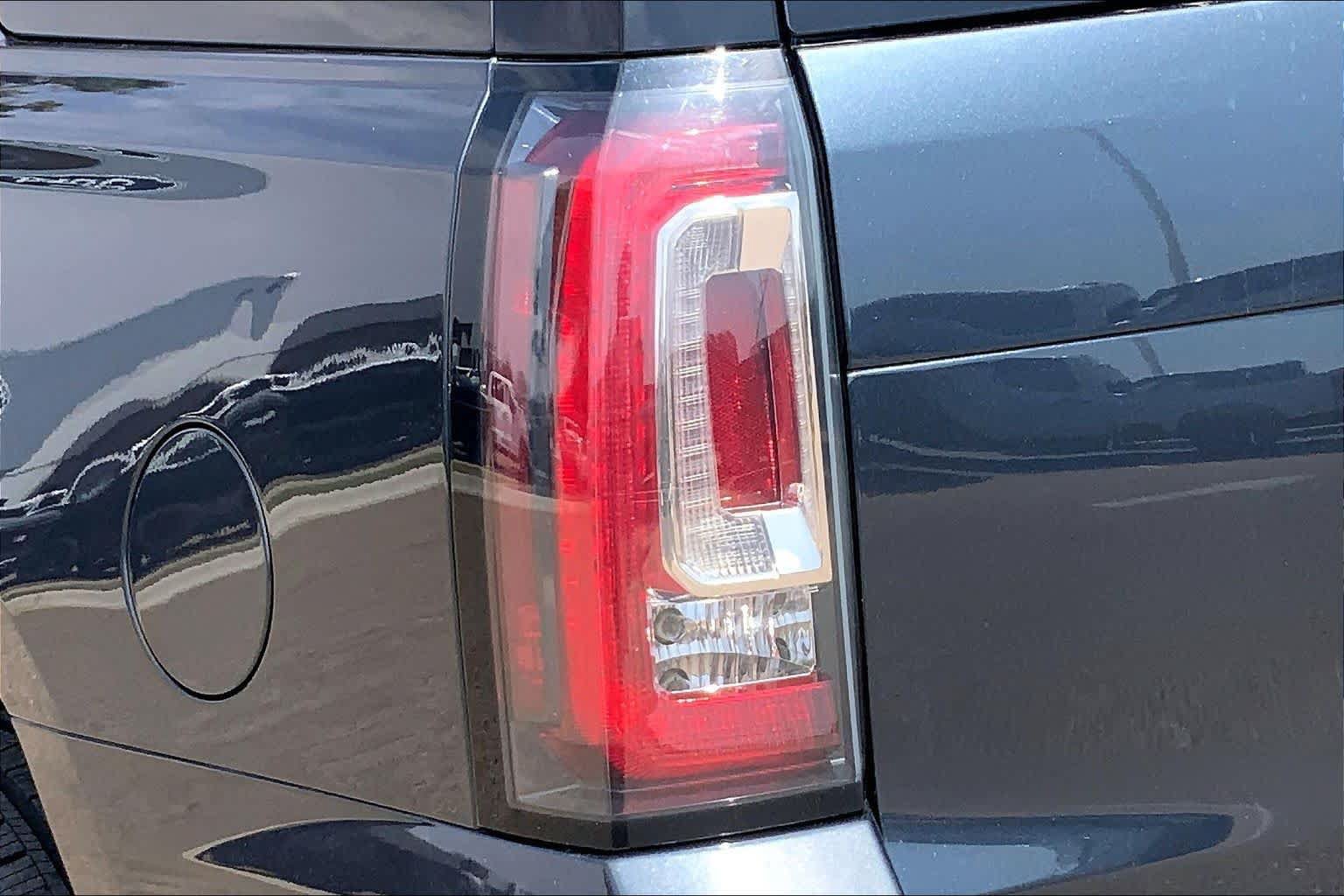 Used 2019 GMC Yukon Denali w/ Denali Ultimate Package AWD/4WD image 29
