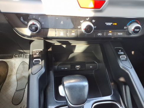 Used 2020 Kia Telluride S FWD image 16