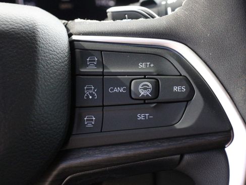 New 2026 Jeep Grand Cherokee Altitude AWD/4WD image 9