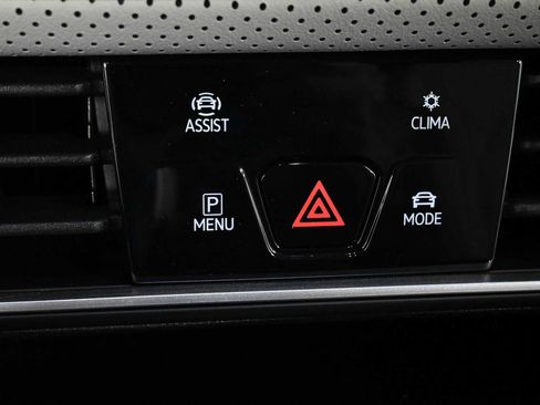 Certified 2024 Volkswagen Atlas Cross Sport SEL Premium R-Line AWD/4WD image 30