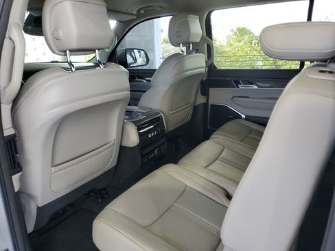 Used 2022 Jeep Wagoneer Series III RWD image 10