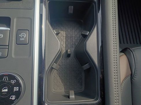 New 2026 Nissan Pathfinder Platinum image 22