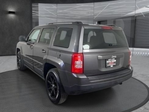 Used 2017 Jeep Patriot Sport w/ Power Value Group FWD image 8