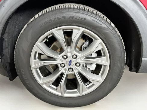 Certified 2022 Ford Explorer XLT w/ Equipment Group 202A image 8