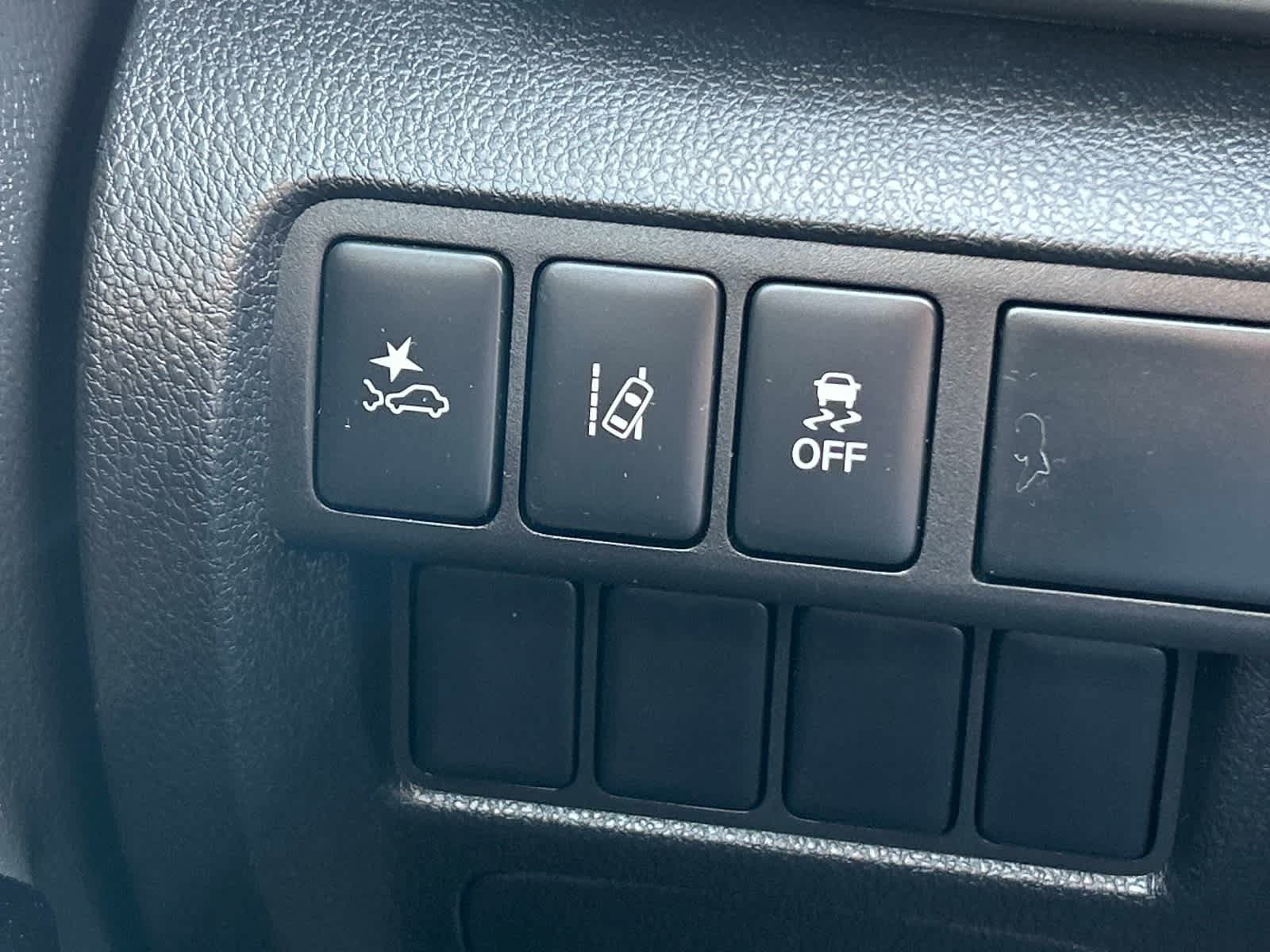 Used 2024 Mitsubishi Eclipse Cross LE AWD/4WD image 25