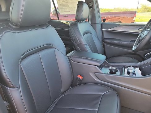 Used 2025 Jeep Grand Cherokee Limited 4xe AWD/4WD image 16