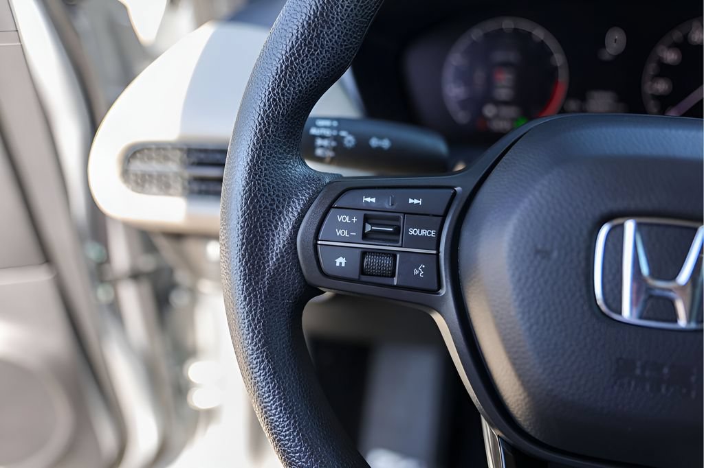 Used 2025 Honda HR-V LX image 16