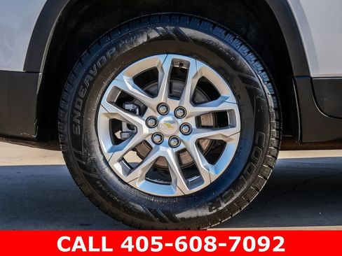 Used 2020 Chevrolet Traverse LT FWD image 9