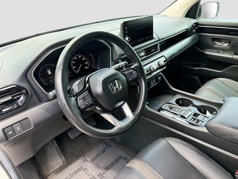 Used 2025 Honda Pilot EX-L image 8