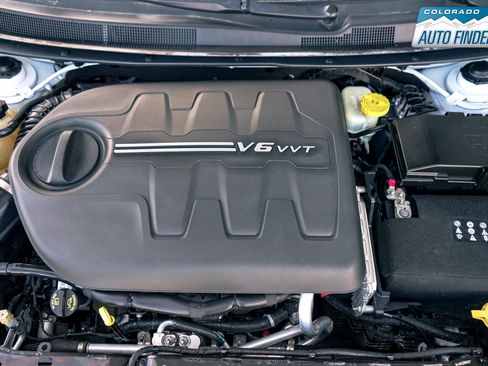 Used 2015 Chrysler 200 S w/ Navigation & Sound Group I image 29