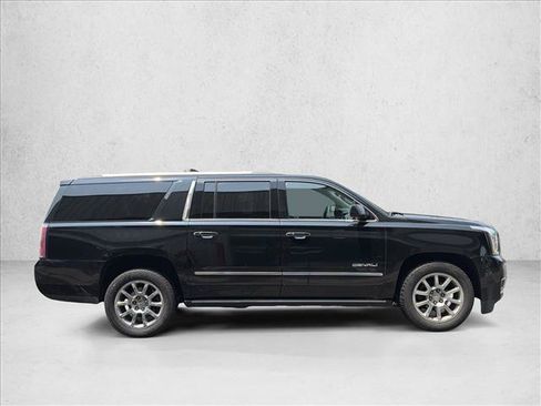 Used 2016 GMC Yukon XL Denali w/ Enhanced Security Package AWD/4WD image 4