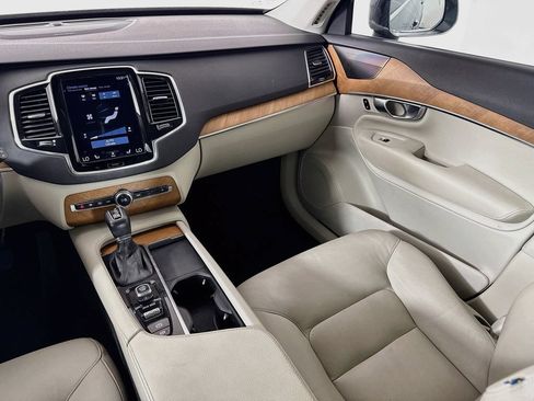 Used 2021 Volvo XC90 T6 Momentum w/ Advanced Package AWD/4WD image 25