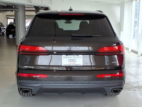 Certified 2026 Audi Q7 3.0T Premium w/ Convenience Plus Package AWD/4WD image 5