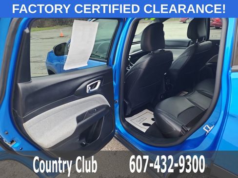 Used 2024 Jeep Compass Latitude w/ Convenience Group AWD/4WD image 23