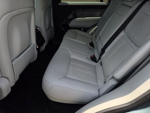 Used 2024 Land Rover Range Rover Sport SE AWD/4WD image 13