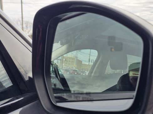 Used 2019 Jaguar F-PACE Premium image 52