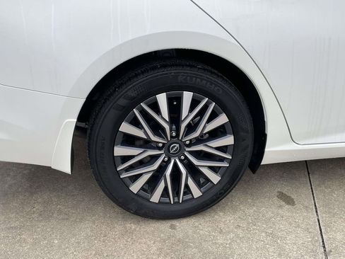 Used 2025 Nissan Altima 2.5 SV image 7