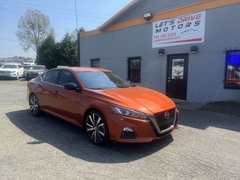 Used 2020 Nissan Altima 2.5 SR image 1