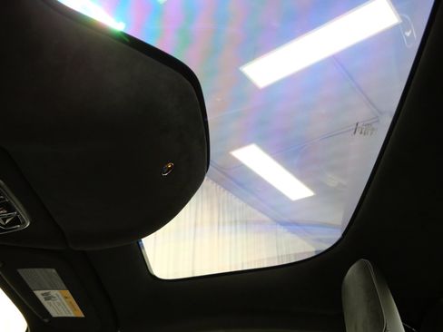 Used 2025 McLaren Artura Spider image 17