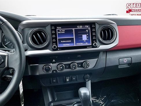 Used 2020 Toyota Tacoma SR5 image 10