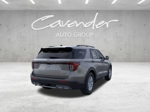 New 2026 Ford Explorer Active RWD image 8