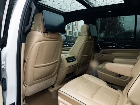 Used 2021 Cadillac Escalade ESV Premium Luxury w/ Driver Assist Tech Package image 24