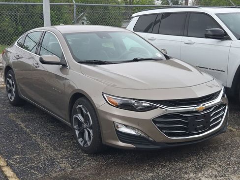 Used 2024 Chevrolet Malibu LT image 1