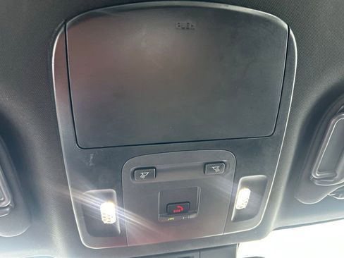 Used 2025 Toyota Camry SE FWD image 19