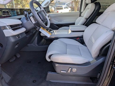 New 2026 Lincoln Navigator L Reserve w/ Jet Appearance Package image 18