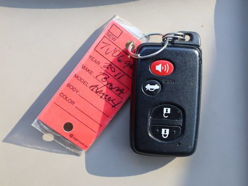 Used 2011 Toyota Avalon Limited FWD image 45