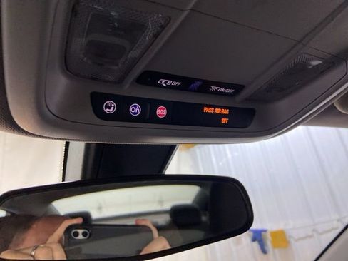 Used 2018 Chevrolet Malibu LT image 47