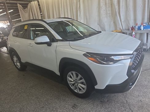 Used 2024 Toyota Corolla Cross LE FWD image 4