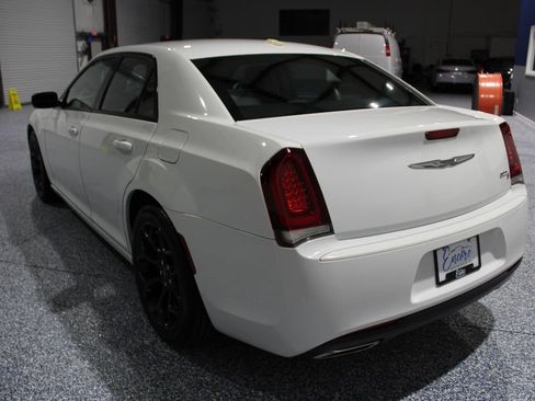 Used 2019 Chrysler 300 S image 6