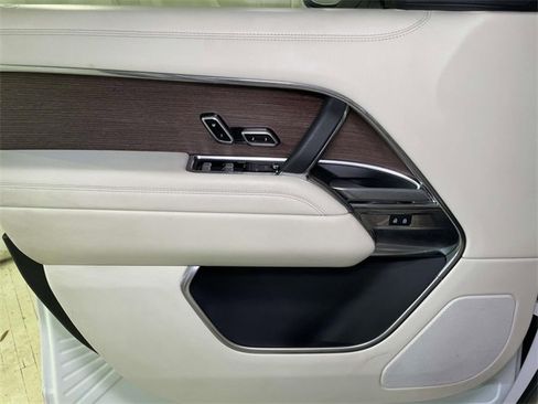 Used 2024 Land Rover Range Rover SE image 39