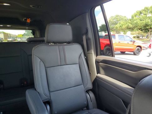 Used 2024 Chevrolet Suburban RST w/ Luxury Package RWD image 14
