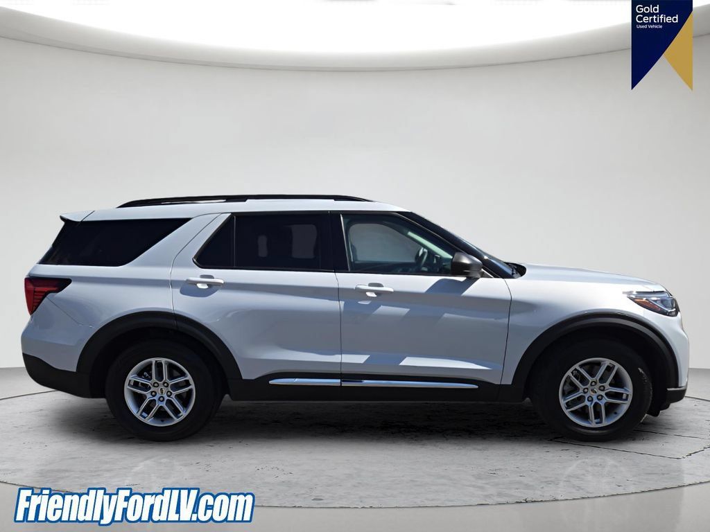 Certified 2025 Ford Explorer Active RWD image 7