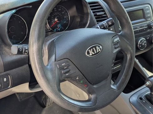 Used 2015 Kia Forte LX FWD image 8