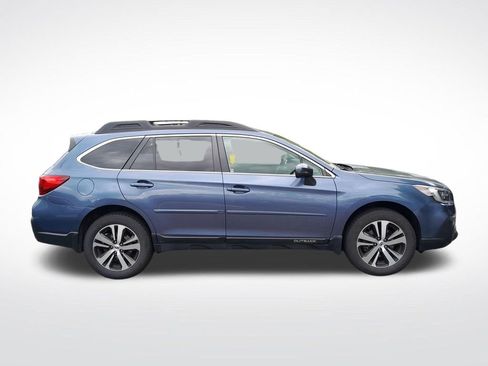 Used 2018 Subaru Outback 2.5i Limited AWD/4WD image 9