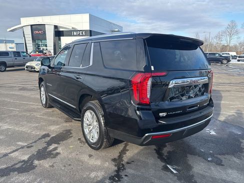Used 2022 GMC Yukon SLT w/ SLT Luxury Package image 3