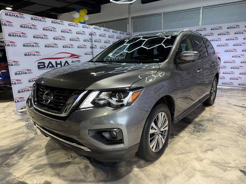 Used 2020 Nissan Pathfinder SL AWD/4WD image 4
