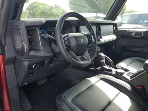 Used 2025 Ford Bronco Badlands AWD/4WD image 12
