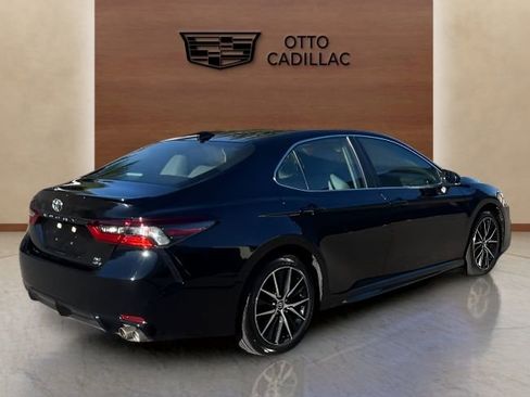 Used 2022 Toyota Camry SE image 5