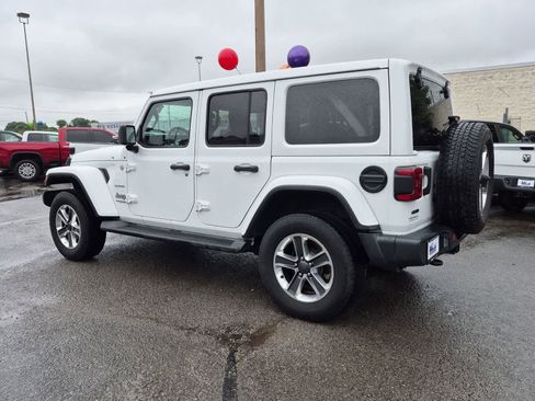 Used 2021 Jeep Wrangler Unlimited Sahara w/ LED Lighting Group AWD/4WD image 6