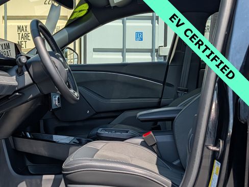 Certified 2025 Ford Mustang Mach-E GT image 21