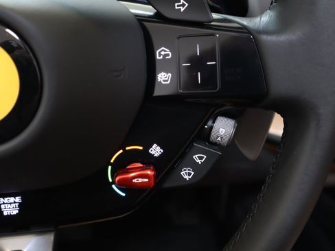 Used 2022 Ferrari SF90 Spider image 29